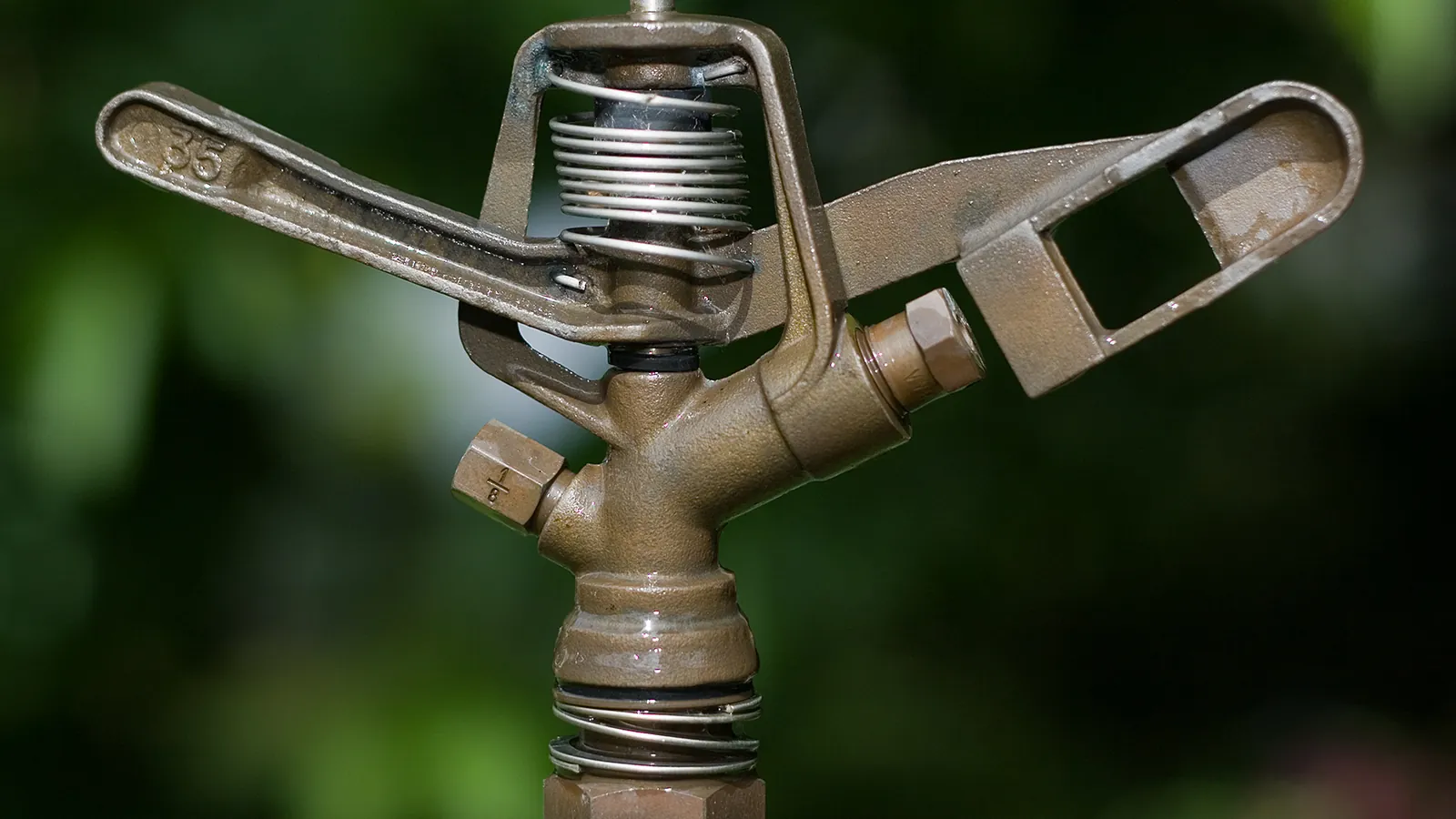 Impact sprinkler mechanism static close-up
